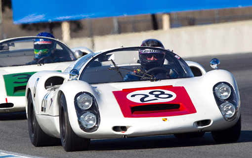Porsche 910 on track