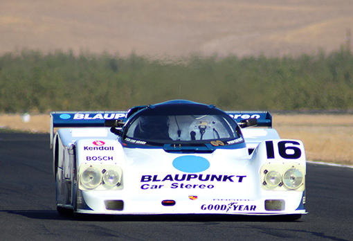 Porsche 910 on track